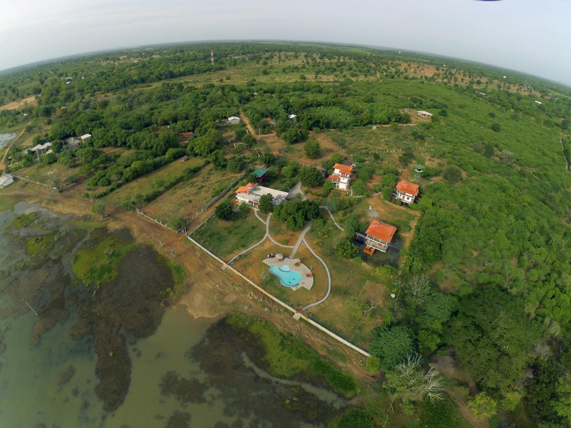 Lake Villa Resort Tissamaharama Luaran gambar