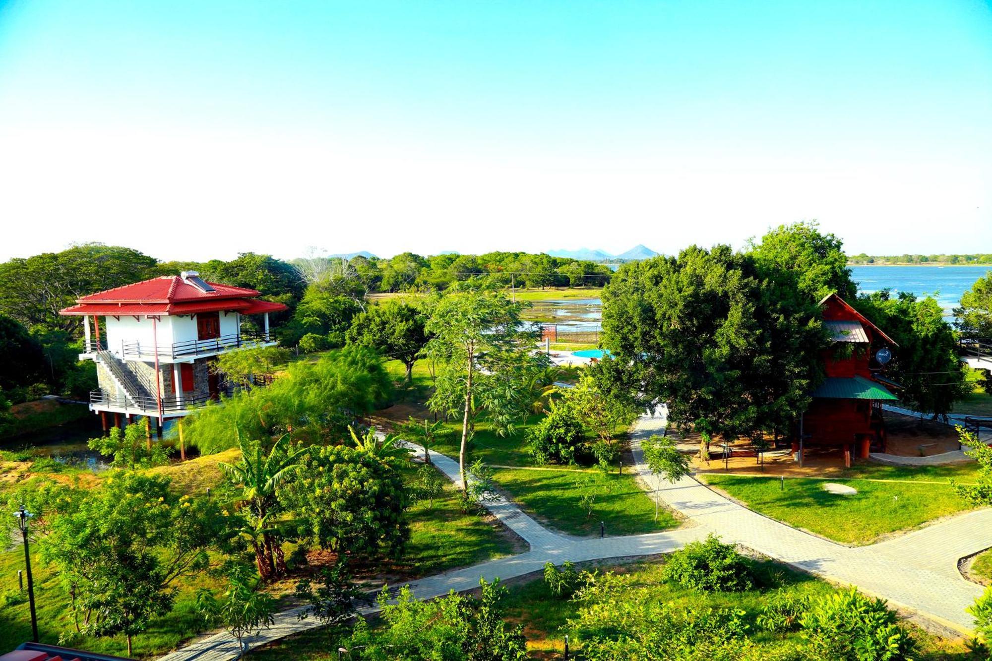 Lake Villa Resort Tissamaharama Luaran gambar
